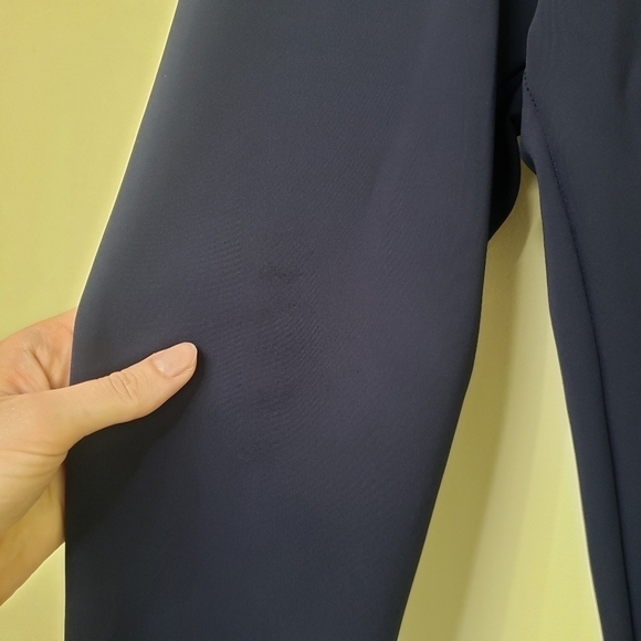 Aurum Crop Leggings in Navy with Inner Lining Size Small - Picture 6 of 9